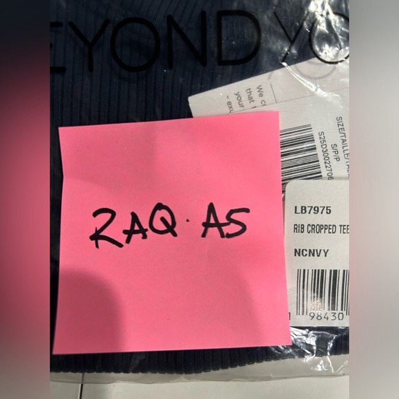 Beyond Yoga Women's Small Silhouette Cropped Tee Navy Blue NWT RIbbed Fabric - Picture 7 of 7